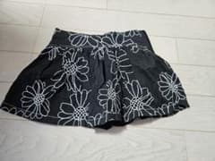 ZARA 花柄刺繍 ミニスカート ブラック 134cmのサムネイル