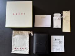 MARNI マルニ　二つ折り財布のサムネイル