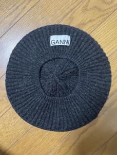 ganni ベレー帽のサムネイル