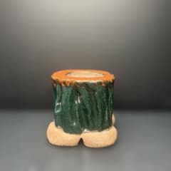 陶器鉢 刻印あり 四つ足 グリーン 多肉植物 塊根植物 小型 変形鉢のサムネイル