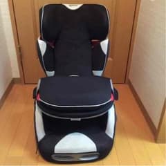 【3/25まで出品】洗濯済み！即日発送！アップリカ チャイルドシートのサムネイル