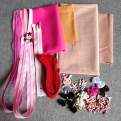生地　はぎれ　ファスナー　綾テープなど　ハンドメイド用品まとめ売りのサムネイル