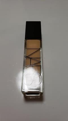 NARS ファンデのサムネイル