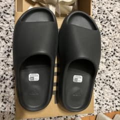 新品 未使用 adidas YEEZY Slide "DARK Onyx"のサムネイル
