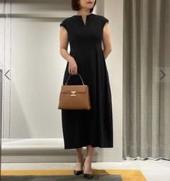 超美品⭐︎2025 ボールジー　スティフダブルクロス バレルシルエットワンピース m27680458192_1.jpg?1776262692