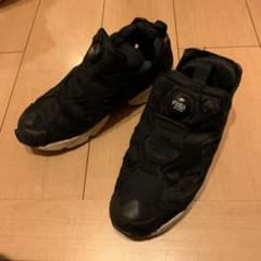 【値段交渉可能】リーボック ポンプフューリー 黒　24.5cmのサムネイル