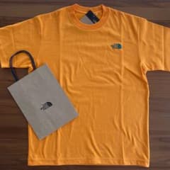 ノースフェイス  TシャツM ショップ紙袋付き【新品・未使用】のサムネイル