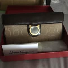 【希少新品】Salvatore Ferragamo 財布のサムネイル