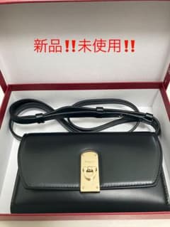 Ferragamo フェラガモ　ショルダー　ウォレット　財布（新品）黒のサムネイル