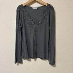 H&M グレー 長袖カットソー レースネックのサムネイル