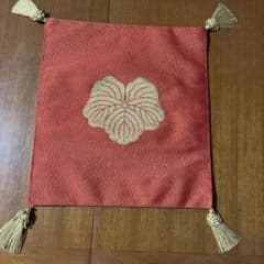 赤い花模様の袱紗のサムネイル