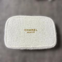 CHANEL BEAUTE 참신 파우치 화이트