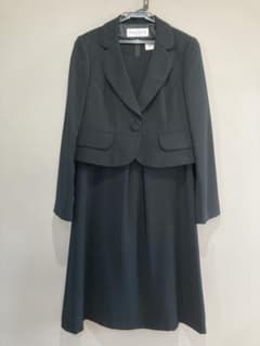 東京ソワール リョウコキクチ ブラックフォーマル スーツ 喪服 礼服 11号のサムネイル