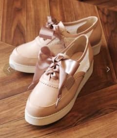ピンクベージュ リボン付き ローファー　axes femmeのサムネイル