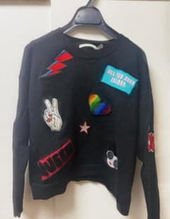 alice + olivia 刺繍パッチ付き黒セーターのサムネイル