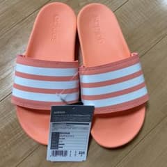 adidas シャワーサンダルのサムネイル