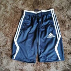 新品 adidas ハーフパンツのサムネイル