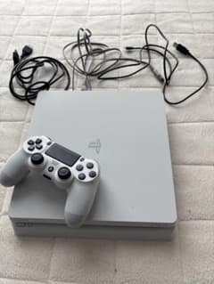 ホワイト PS4 本体 1TB ソフト付き すぐ遊べますのサムネイル