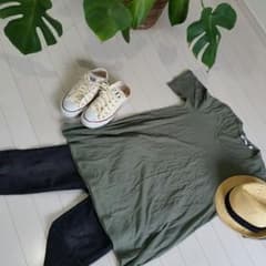 新品♡♡Tシャツ♡♡マタニティ UNIQLO カーキのサムネイル