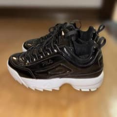 FILA ディスラプター2 ブラック 厚底スニーカー 黒 白ソールのサムネイル