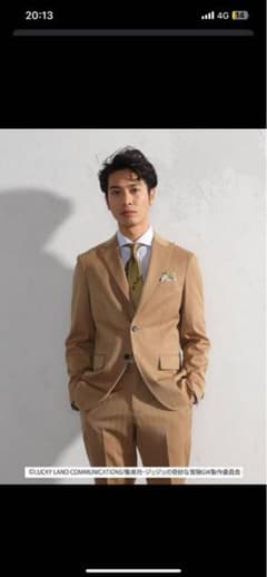 ジョジョの奇妙な冒険 スーツ ベージュのサムネイル