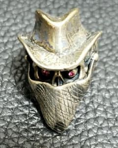 【珍品】ガンマンスカルリング ピンクサファイアのサムネイル