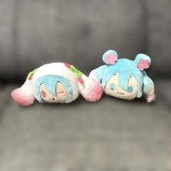 初音ミク×シナモロール 寝そべりぬいぐるみ 桜Ver. 2種セット