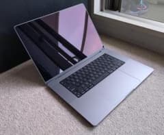 MacBook Pro M1 16インチ 16/512GB 2021年モデルのサムネイル