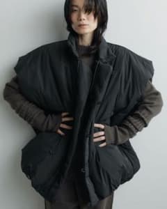 本日最終【anuke アンヌーク】Volume Over Vest 38 本日最終【anuke アンヌーク】Volume Over Vest 38 - メルカリ