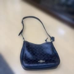 COACH シグネチャー ショルダーバッグ ブラックのサムネイル