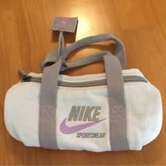 新品 ナイキ 小さなボストンバッグのサムネイル