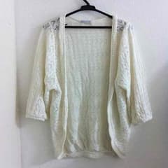 透かし編み白ボレロのサムネイル