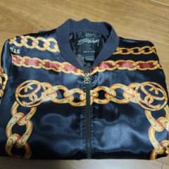 高騰中！】STUSSY チェーン柄 ボンバージャケット スカジャン - メルカリ
