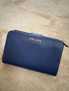 PRADA ネイビー 二つ折り財布のサムネイル