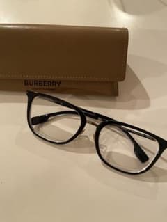BURBERRY黒縁メガネのサムネイル