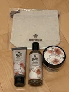 MARY QUANT ESSENTIALS ペアー＆マグノリア | Mercari