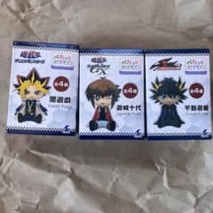 遊戯王 ぺたっとおすわりフィギュア 闇遊戯 遊城十代 不動遊星 3種セットのサムネイル