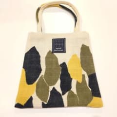 【新品未使用】mina perhonen trees ミニバッグのサムネイル