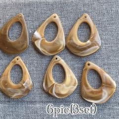 しずく形　アクリルパーツのサムネイル