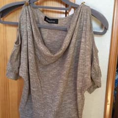 肩出し Tシャツのサムネイル