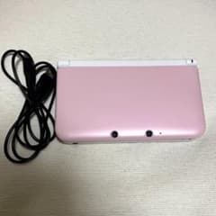【美品】Nintendo 3DS LL ピンク×ホワイト 充電コード付きのサムネイル