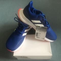 adidas アディダス スニーカーのサムネイル