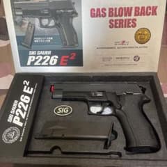 東京マルイ SIG SAUER P226 E2のサムネイル