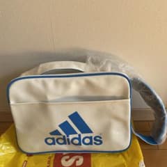 adidas エナメルバッグのサムネイル