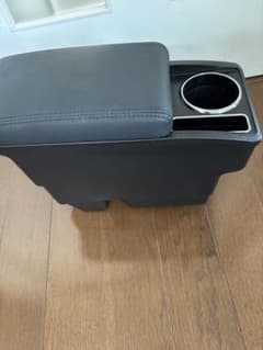 ヤリスクロスコンソールボックス ブラック レザー調のサムネイル