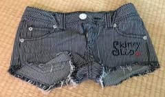 ショートパンツのサムネイル