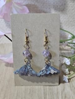 極小16等分！ツヤツヤ和傘ピアス クラックビーズ和モダン（手作りミニ箱付き）のサムネイル