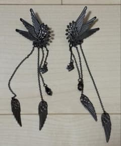 Black Swan イヤーカフス 黒　D グッズ　物販のサムネイル