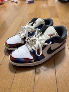 Nike Air Jordan 1 Low ホワイト/マルチカラーのサムネイル
