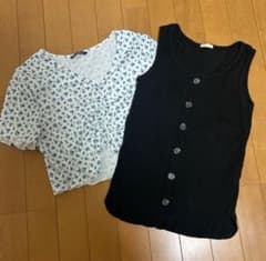 花柄Vネックと黒タンクトップセットのサムネイル